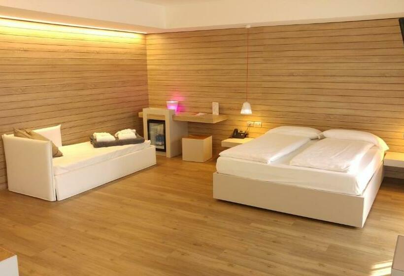 סוויטת ג'וניור, B612