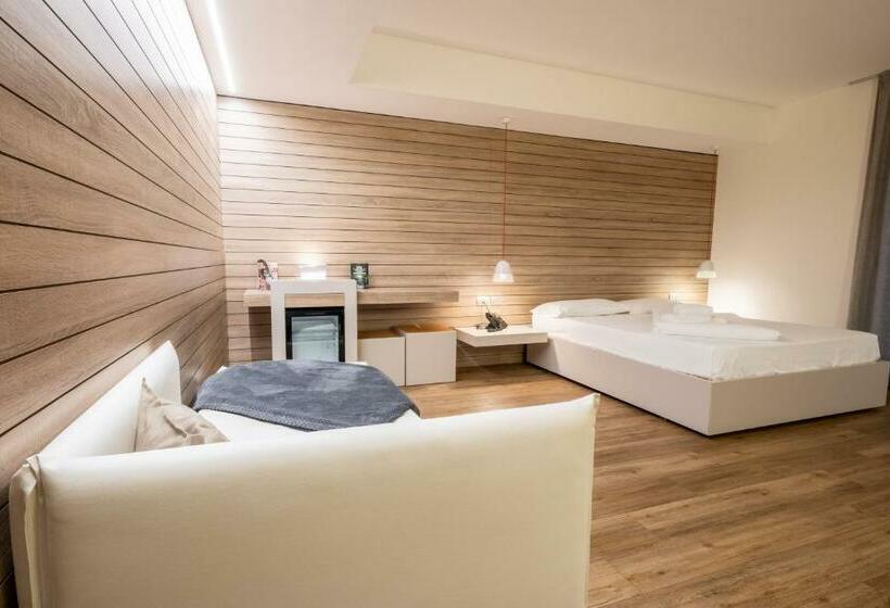 סוויטת ג'וניור, B612