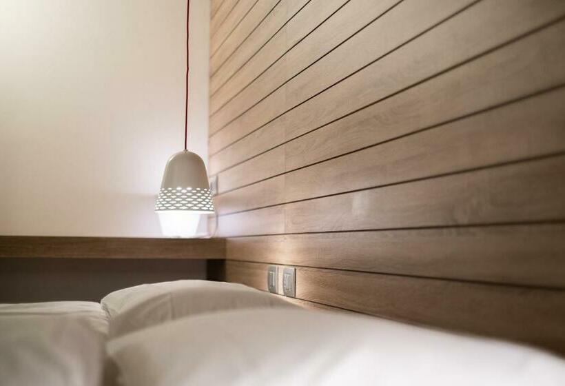 חדר סופריור, B612