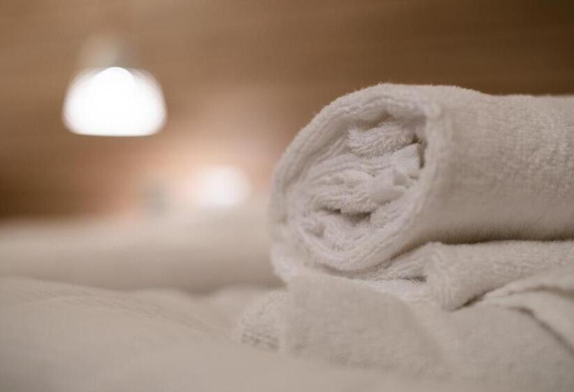 חדר סופריור לשלושה, B612