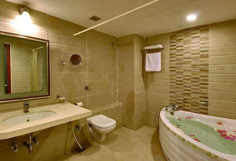 סוויטה, Aarya Grand Hotels & Resorts