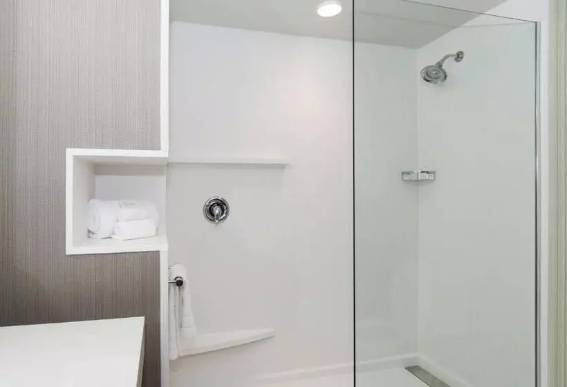 Standard-huone King-vuode, Courtyard By Marriott Fayetteville Fort Liberty   Spring Lake
