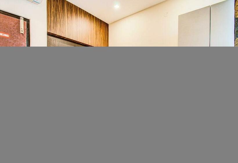 Номер Deluxe, Fabhotel Corporate Crown   Nr Jyoti Nivas University