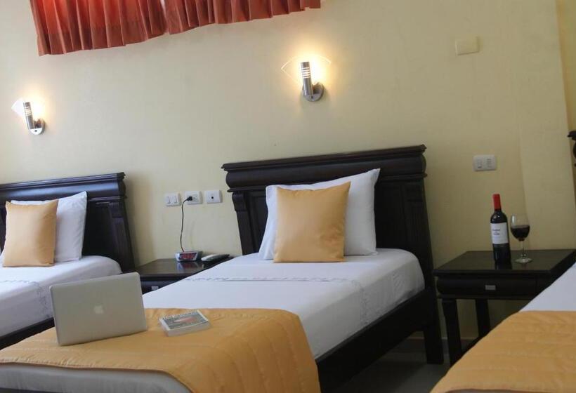 חדר סטנדרט לשלושה, Flamingo