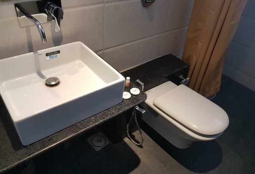 غرفة ديلوكس, Golden View