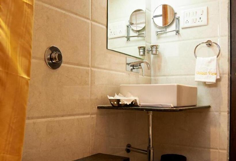 غرفة ديلوكس ثلاثية, Golden View