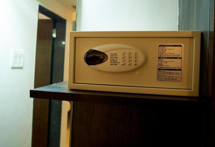 غرفة ديلوكس ثلاثية, Golden View