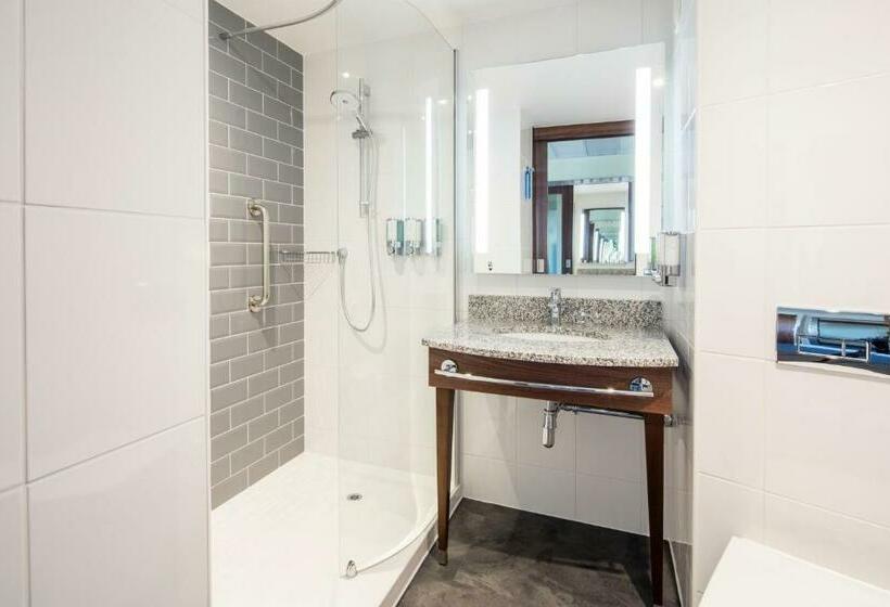 Номер Стандарт Адаптированный для Инвалидов, Hampton By Hilton Humberside Airport