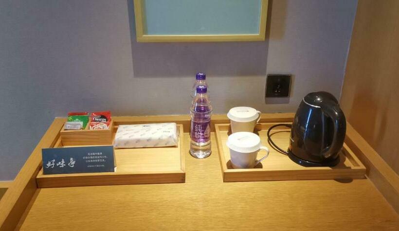 Büyük Çift Kişilik Yataklı Standart Oda, Hilton Garden Inn Ningbo