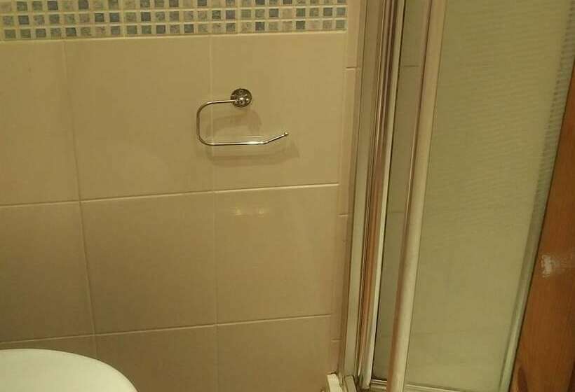 家庭套房, Ivanhoe