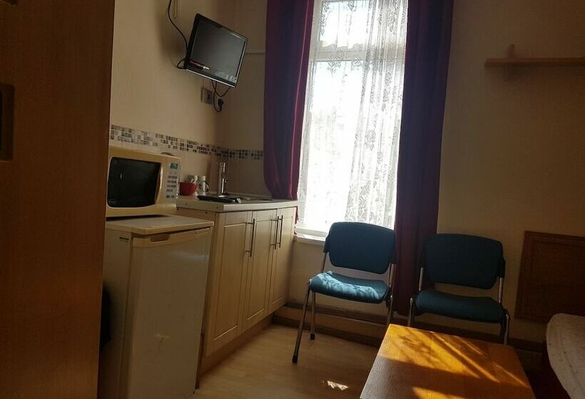 家庭套房, Ivanhoe