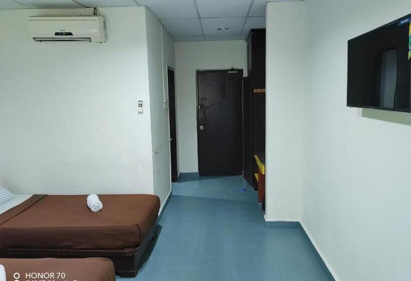 Pokój Standard Trzyosobowy, Kenangan