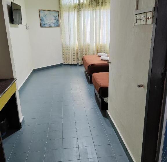 Pokój Standard Trzyosobowy, Kenangan