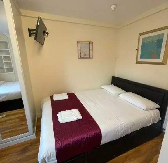 اتاق استاندارد چهار تخته, Kings Cross Hotel London
