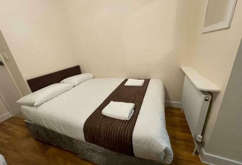 Номер Стандарт Трехместный, Kings Cross Hotel London