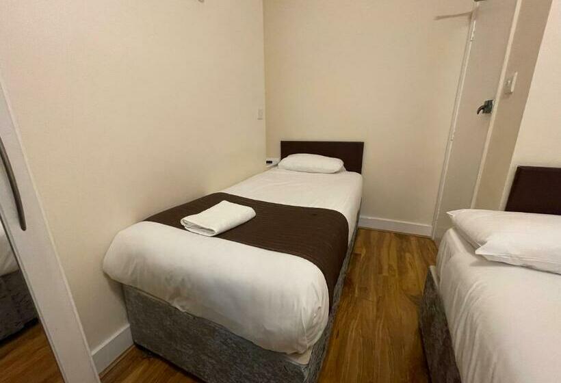 Номер Стандарт Трехместный, Kings Cross Hotel London