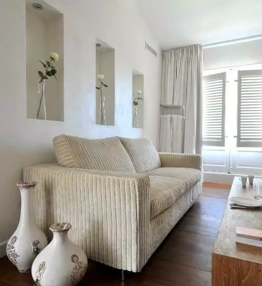 سوییت, La Maison D'aix