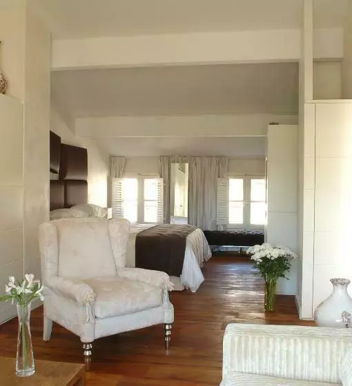 سوییت, La Maison D'aix