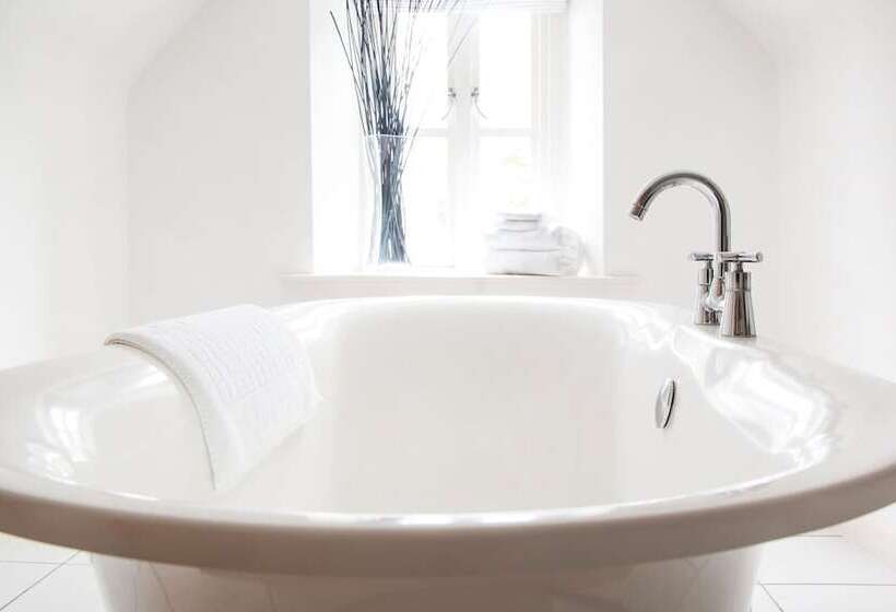 חדר משפחתי, Lanes