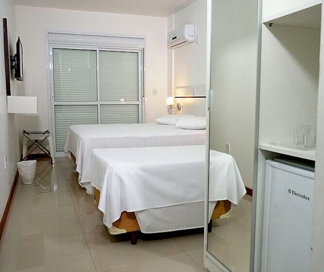 Deluxe Kolmen Hengen Huone, Pousada Molhes Da Barra