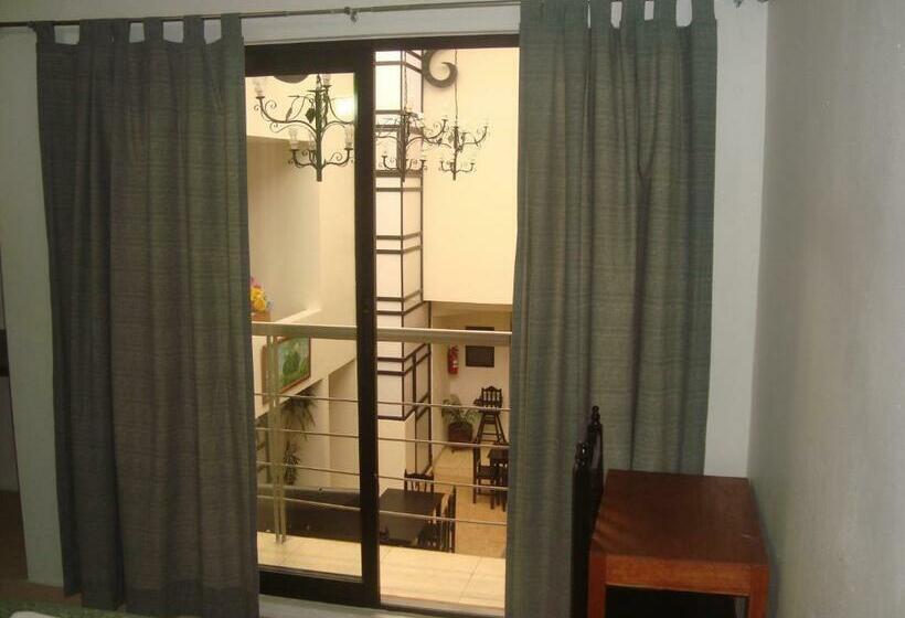 Четырехместный Номер Стандарт, Real Colonial