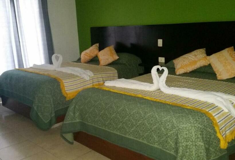 Четырехместный Номер Стандарт, Real Colonial