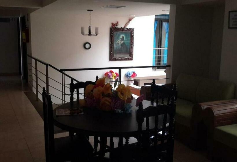 Четырехместный Номер Стандарт, Real Colonial