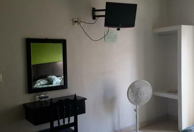 Четырехместный Номер Стандарт, Real Colonial