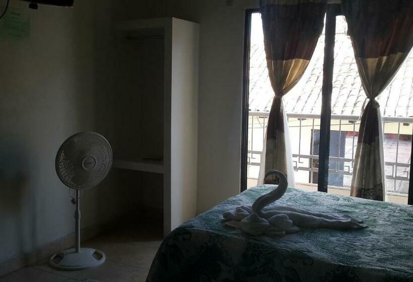 Четырехместный Номер Стандарт, Real Colonial