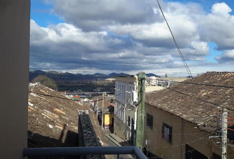 Стандартный Номер Кровать Кинг, Real Colonial