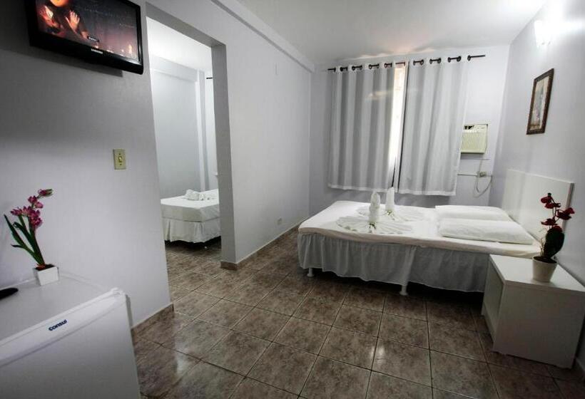 标准三人间, Iguassu Flats