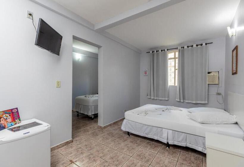 标准三人间, Iguassu Flats