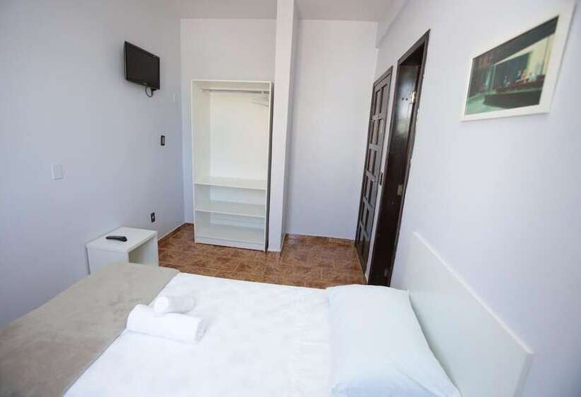 标准单人间, Iguassu Flats