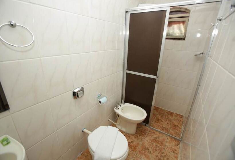 标准单人间, Iguassu Flats