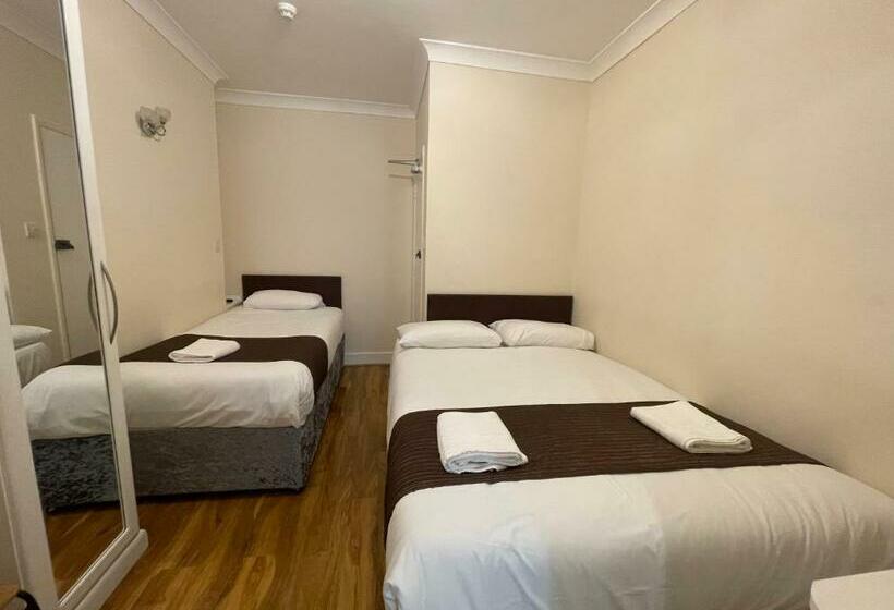 Номер Стандарт Трехместный, Kings Cross Hotel London