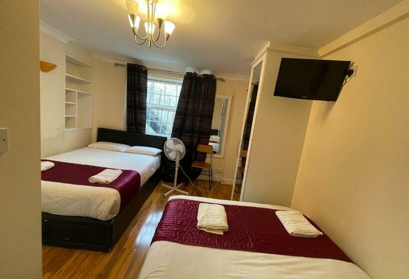 Четырехместный Номер Стандарт, Kings Cross Hotel London