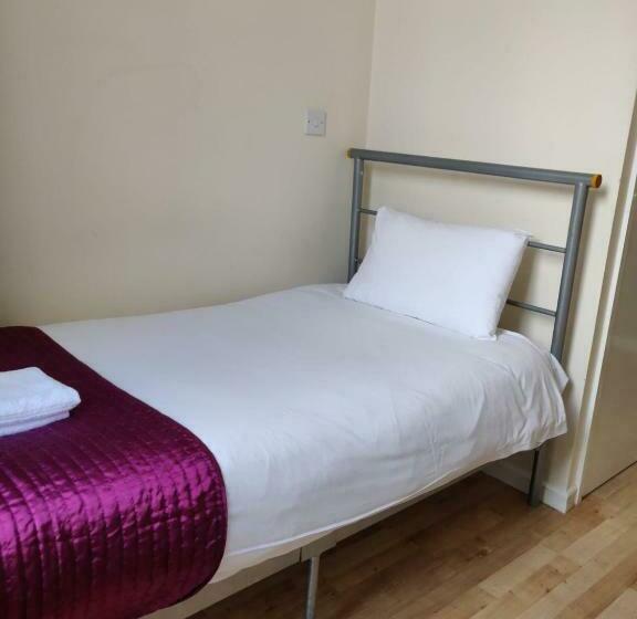 غرفة قياسية فردية, Kings Cross Hotel London