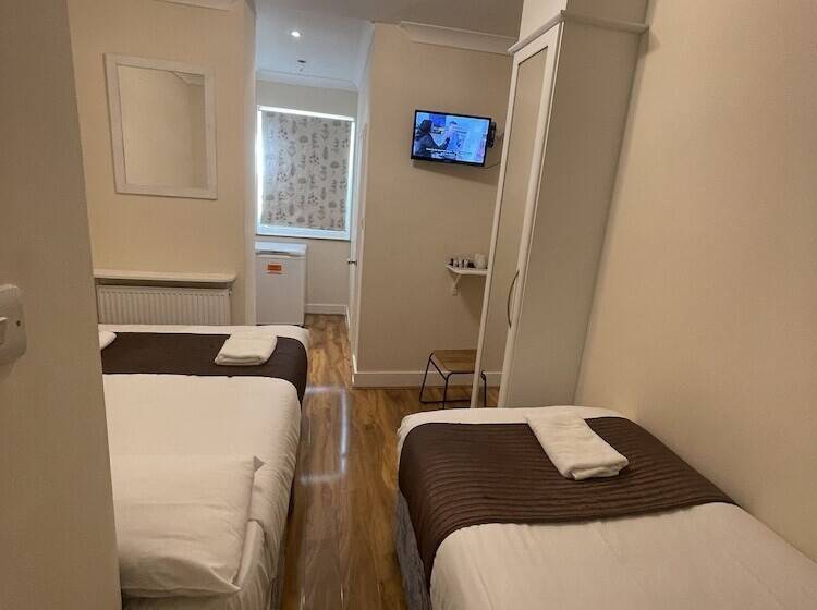 Номер Стандарт Трехместный, Kings Cross Hotel London