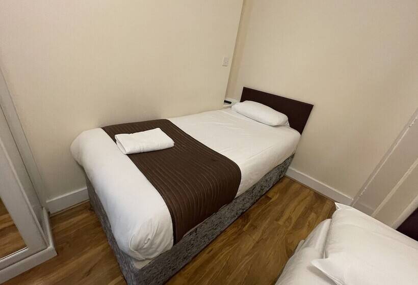 غرفة قياسية ثلاثية, Kings Cross Hotel London