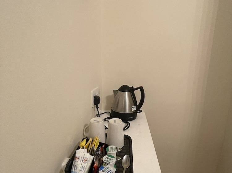 غرفة قياسية ثلاثية, Kings Cross Hotel London