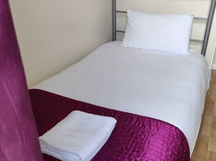 غرفة قياسية فردية, Kings Cross Hotel London