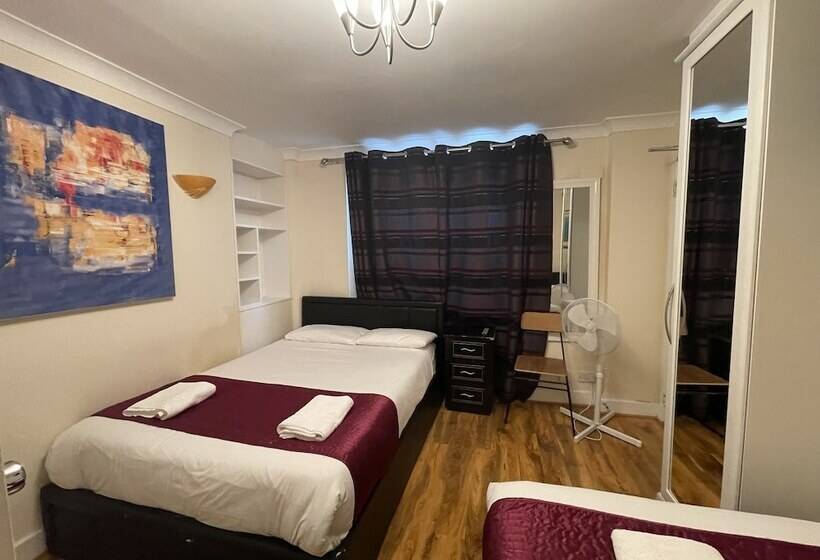 Четырехместный Номер Стандарт, Kings Cross Hotel London