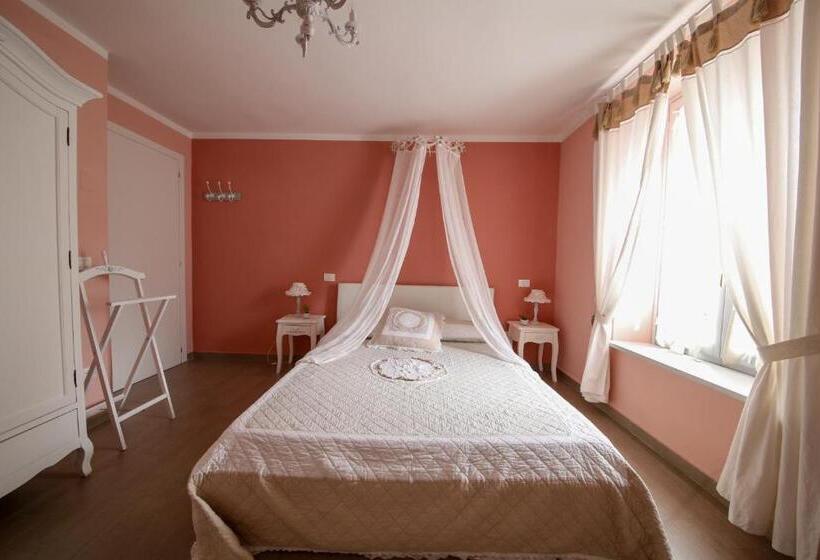 اتاق لوکس سه تخته, La Vecchia Tenenza B&b