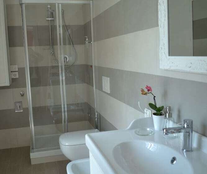 اتاق لوکس سه تخته, La Vecchia Tenenza B&b