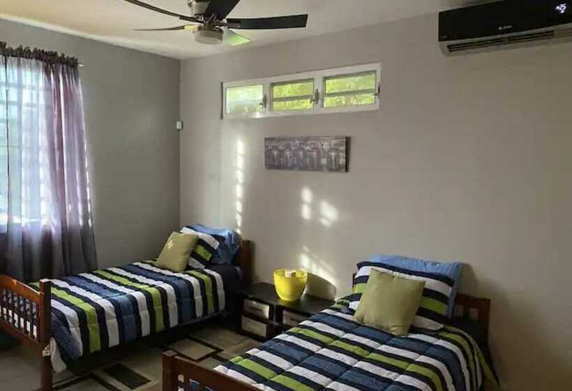 خانه 1 خوابه, Mango Hill Retreat