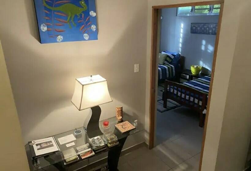 خانه 1 خوابه, Mango Hill Retreat