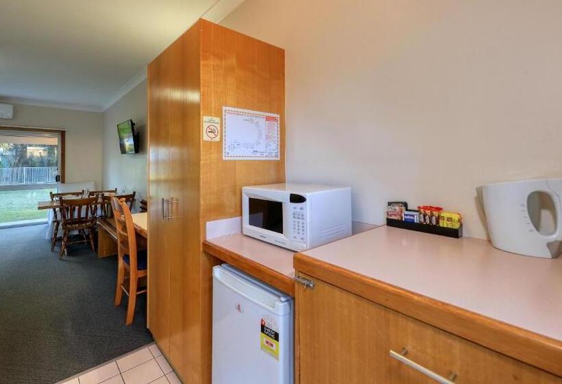 패밀리 룸, Chinchilla Great Western Motor Inn
