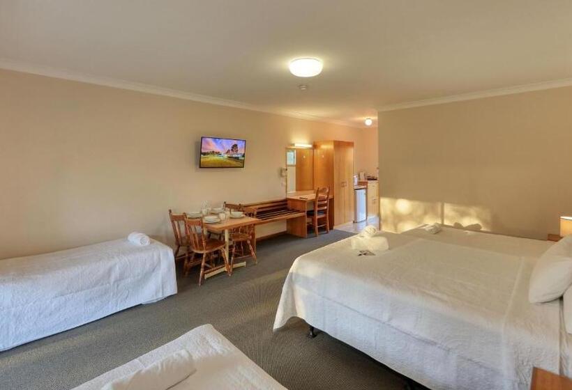 패밀리 룸, Chinchilla Great Western Motor Inn