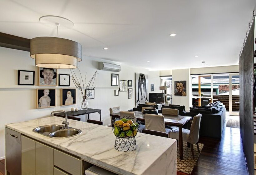 带泳池景观及3个卧室的公寓, The Butter Factory Byron Bay