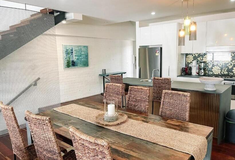 带泳池景观及3个卧室的公寓, The Butter Factory Byron Bay